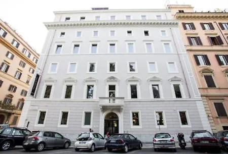 Hotell The Guardian 4*